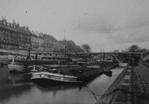 Boats On The Seine (Les Quais Et Le Pont-Neuf)
