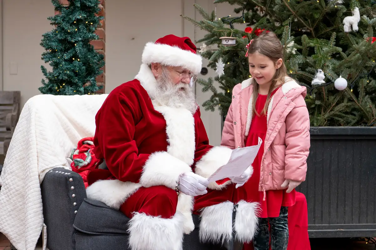 Dog Visits with Santa 2025_DSC0826