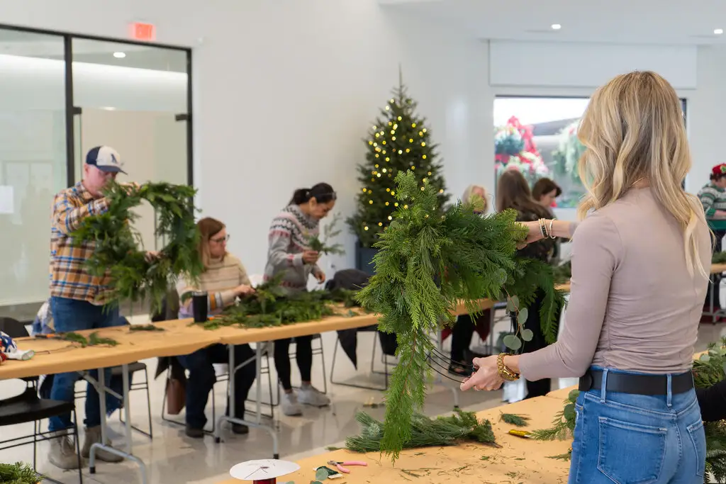 cheekwood-wreath_making-workshop (1)